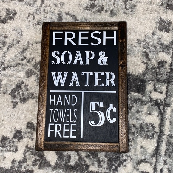 Bathroom sign - Picture 1 of 3